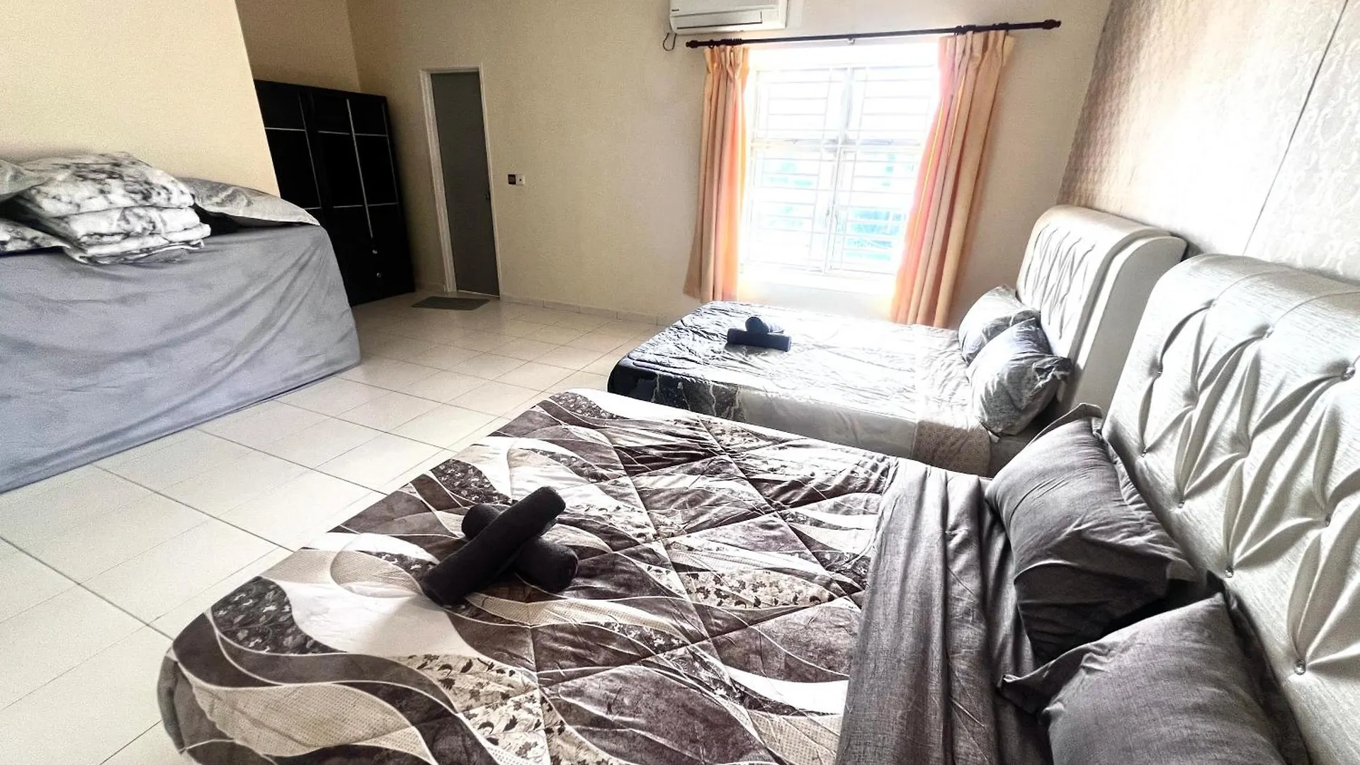 Lovely Homestay Setia Indah 911 Johor Bahru